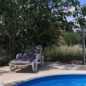 Apartment Chillout Apartments With Pool Patricia, Fažana